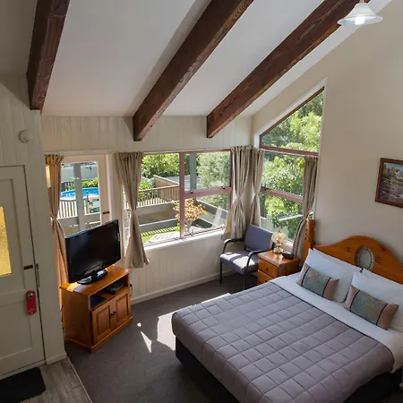 Howick Motor Lodge-2