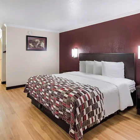 Red Roof Inn & Suites Commerce - Athens-2