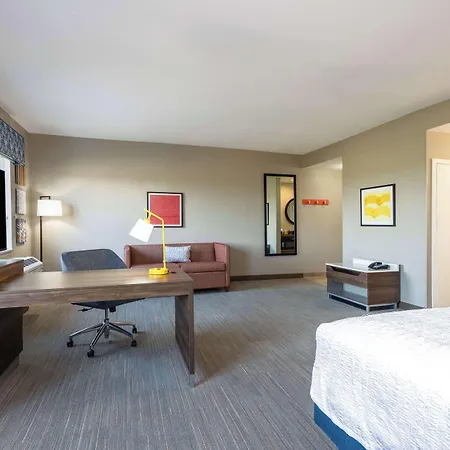 Hampton Inn & Suites Woodward-2