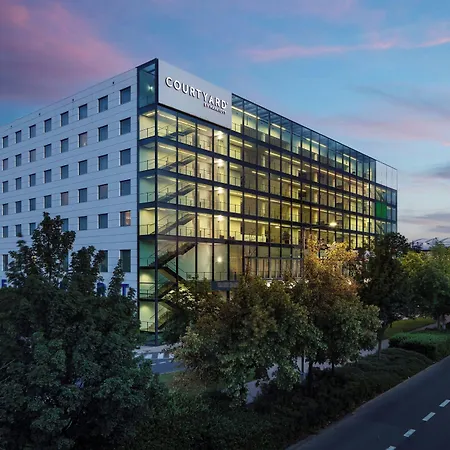 Courtyard By Marriott Prague Airport-3