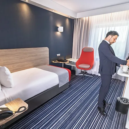 Holiday Inn Express Geneva Airport By Ihg-2