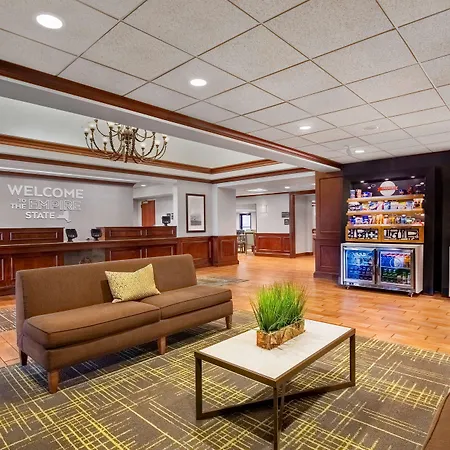 Hampton Inn Long Island-Brookhaven-2