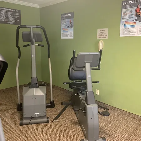 Days Inn By Wyndham Austintown-3
