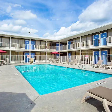 Motel 6 Baton Rouge Southeast-2