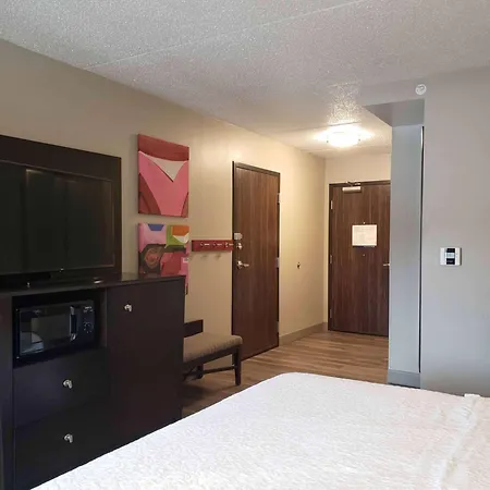 Hampton Inn Greensburg-2
