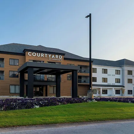 Courtyard By Marriott Kokomo-3