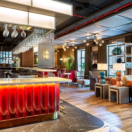 Radisson Red Madrid-2