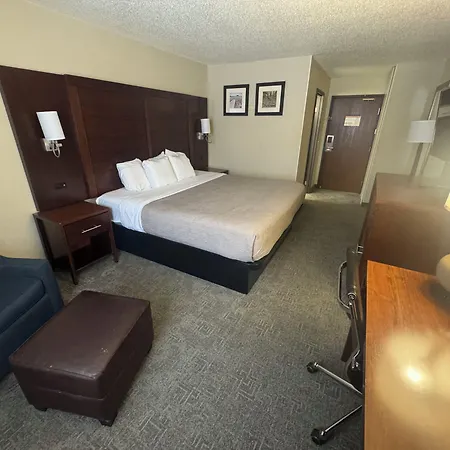 Quality Inn & Suites Green Bay - Ashwaubenon-2