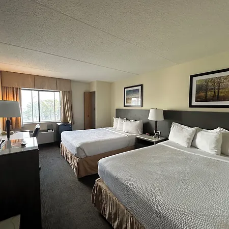 Travelodge By Wyndham Edmonton South-2
