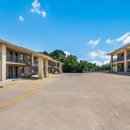 Quality Inn & Suites Hot Springs-Lake Hamilton-2