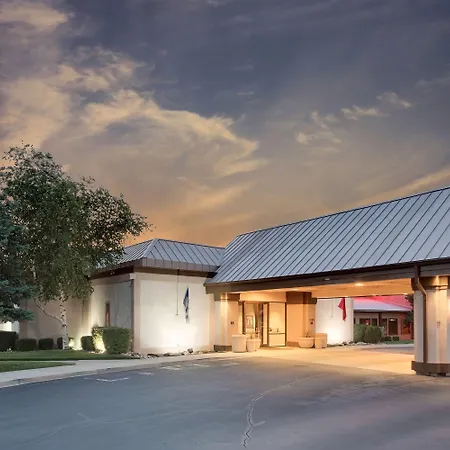 Ramada By Wyndham Provo-3