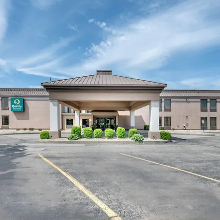 Quality Inn & Suites Near Amish Country-2