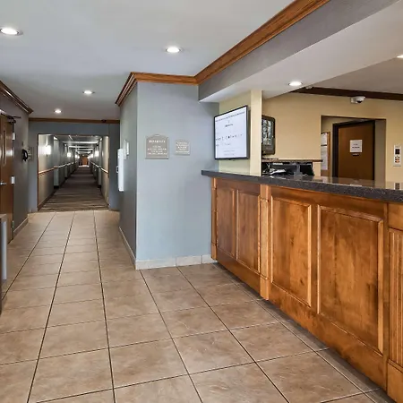 Best Western Plus North Canton Inn & Suites-3