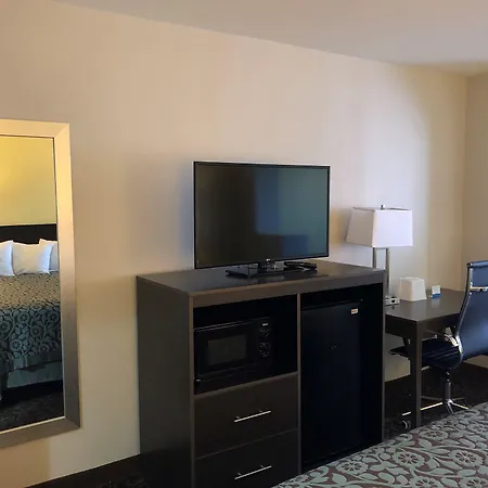 Days Inn By Wyndham Carlsbad-2