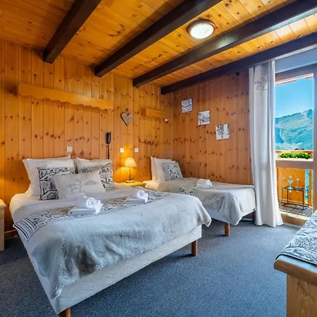 Hotels Les Catrems&Le Montagnou-3