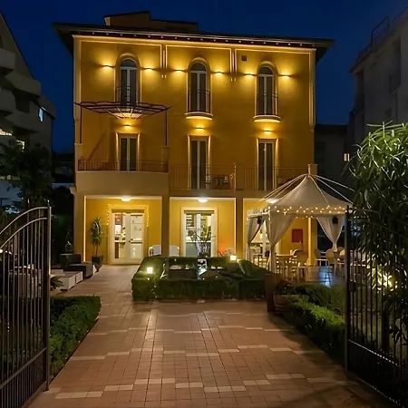 Hotel Alibi-2