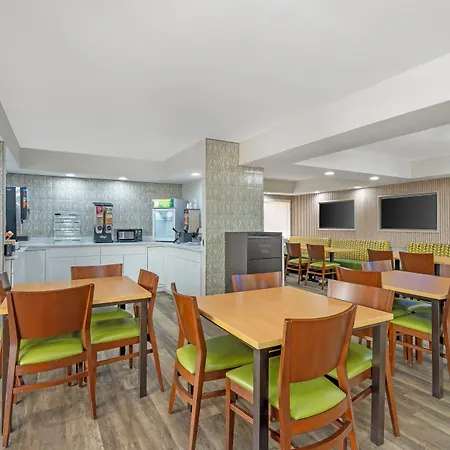 Quality Inn & Suites Orlando East - Ucf Area-2