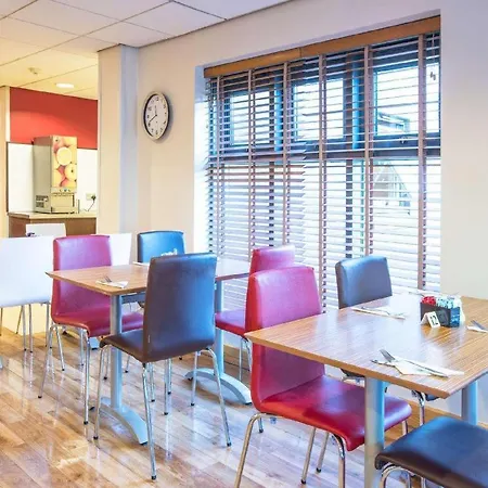 Travelodge Glasgow Airport-2