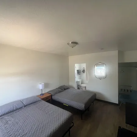 Mac'S Motel-3