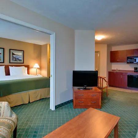 Days Inn & Suites By Wyndham Moncton-2