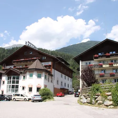 Sporthotel Moelltal-2