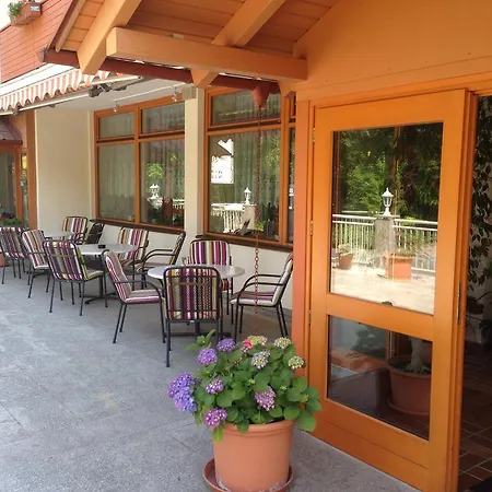 Hotel zum Kastell-3