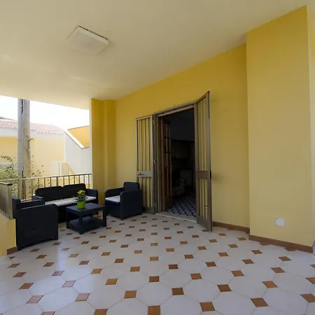 B&B Fiori Gialli Caucana-2