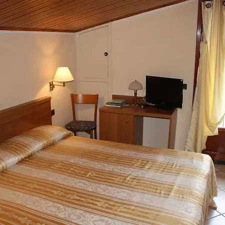 Albergo Ristorante Punta Dell'Est-2