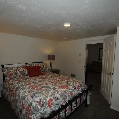 Fin And Feather Inn-3