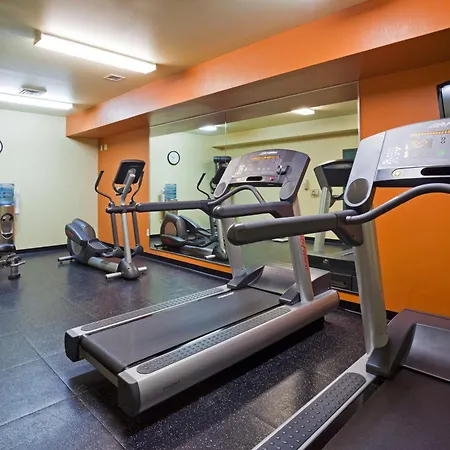 Country Inn & Suites By Radisson, Middleton - Madison West-2