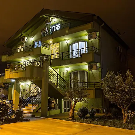 Hotel M-2