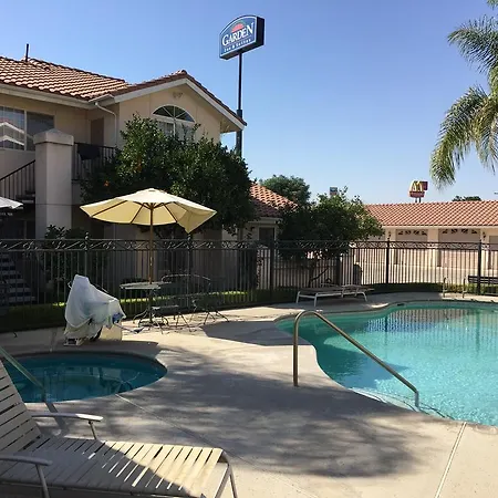 Garden Inn And Suites Fresno-3