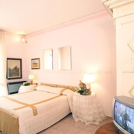 Hotel Velcamare-2
