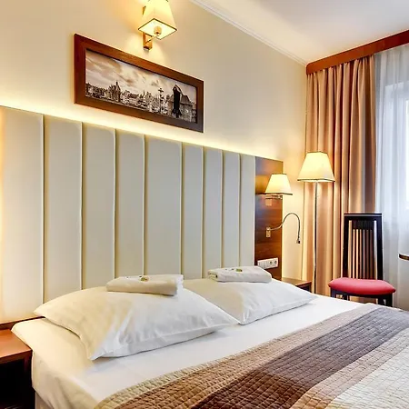 Amber Hotel-2