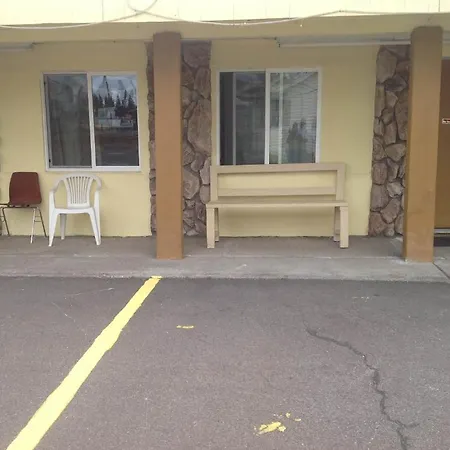 Budget Inn Motel Chemult-3