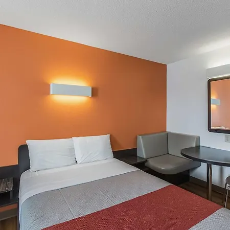 Motel 6 Omaha - Central-2