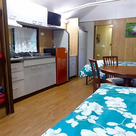 Lake Eacham Tourist Park & Cabins-2