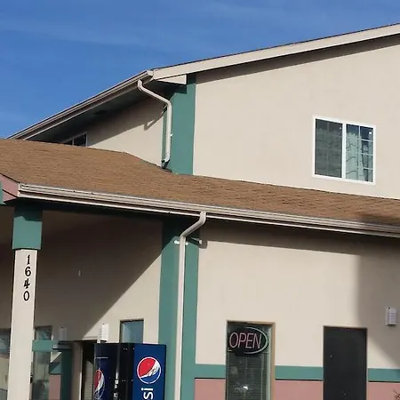 Value Inn & Suites Salina-3