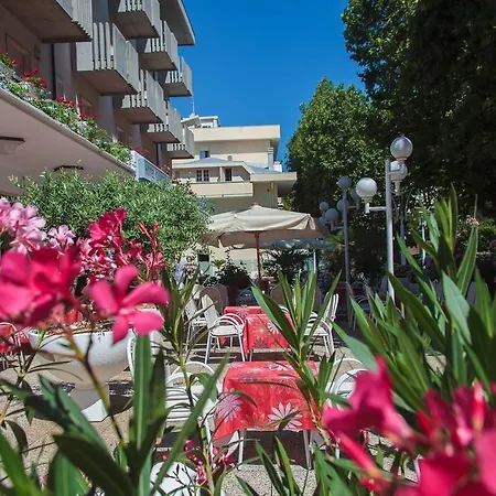 Hotel Garden - Parking Included-2