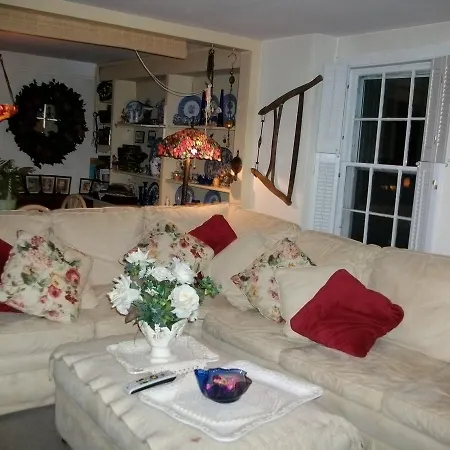 A Meadow House-2