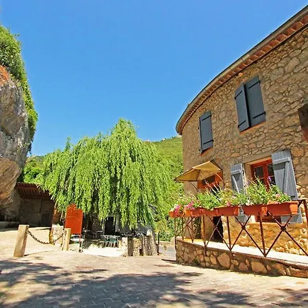 Hostellerie du Vieux Moulin-3