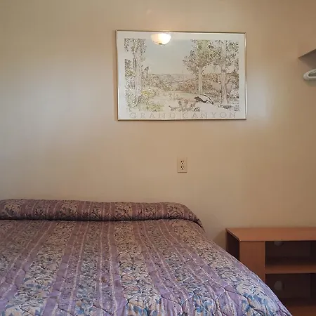 Hat Motel-3