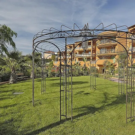 Appart Hotel Lou Castelet-2
