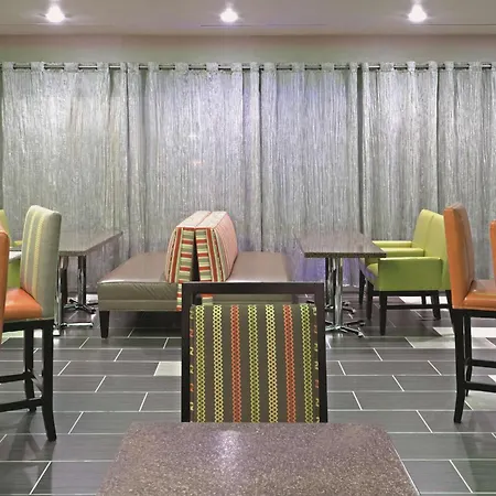 La Quinta By Wyndham Paducah-3