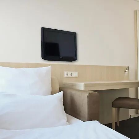 Viva Hotel Luebeck-2