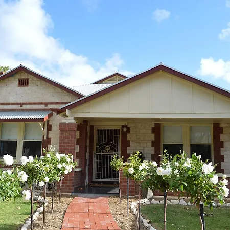 Two Cow Cottage Bed & Breakfast-2