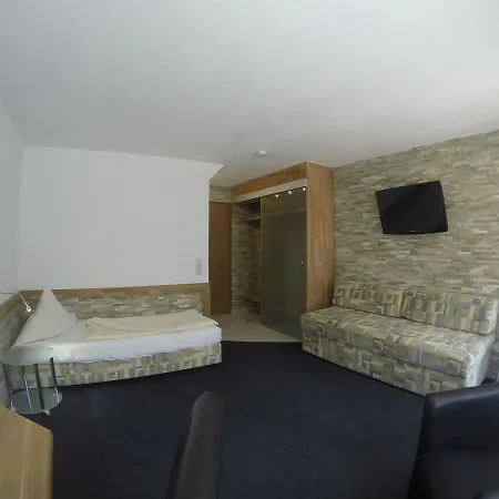 Hotel zum Wasserfall Garni-3