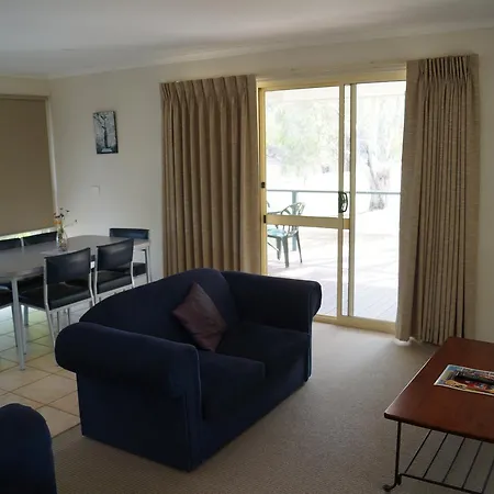 Tooleybuc River Retreat Villas-3