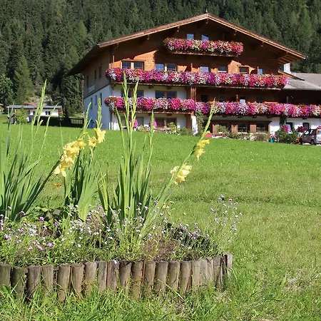 Lechnerhof Hotel-Garni-2