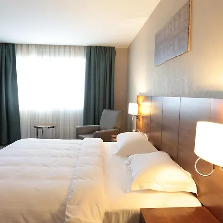 Nevali Hotel & Convention Center-3